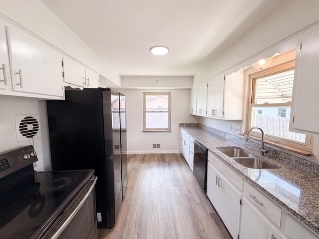 2839 Homecomer Dr in Grove City, OH - Building Photo - Building Photo