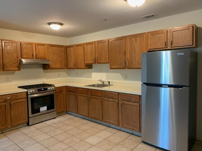 177 Avenel St in Avenel, NJ - Building Photo - Building Photo