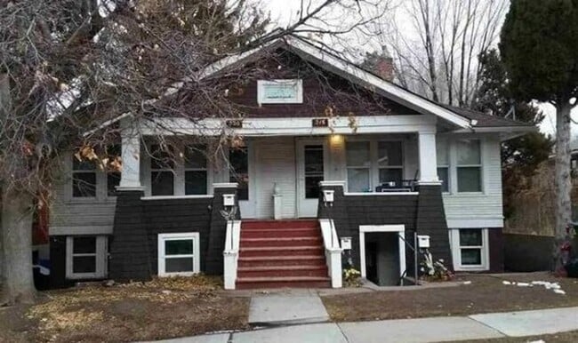 property at 522 N Lincoln Ave