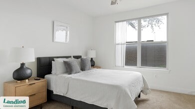 7373 Valley View Ln, Unit 1062 in Dallas, TX - Building Photo - Building Photo