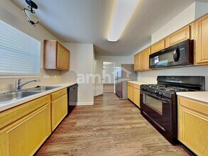 31106 Perlican Dr in Spring, TX - Foto de edificio - Building Photo