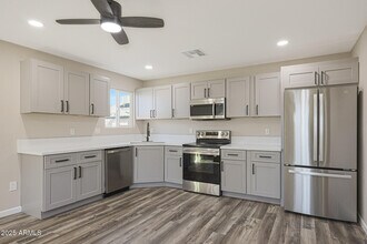 329 N 12th St in Phoenix, AZ - Building Photo - Building Photo