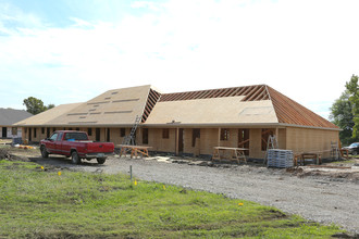 190 N Davis Ave in Claremore, OK - Building Photo - Building Photo