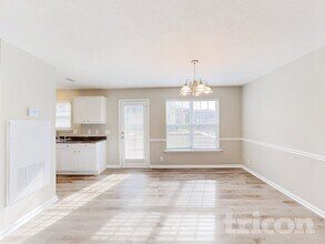 1421 E Nir Shreibman in La Vergne, TN - Building Photo - Building Photo