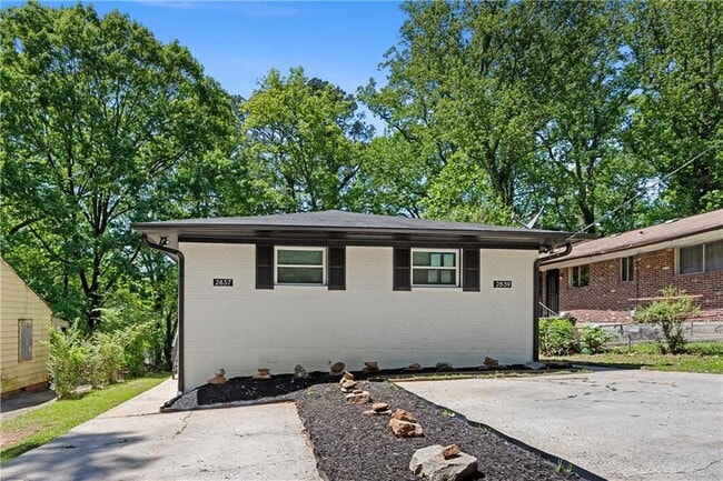 property at 2837 Palm Dr