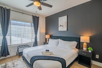 7900 E Princess Dr in Scottsdale, AZ - Building Photo - Building Photo