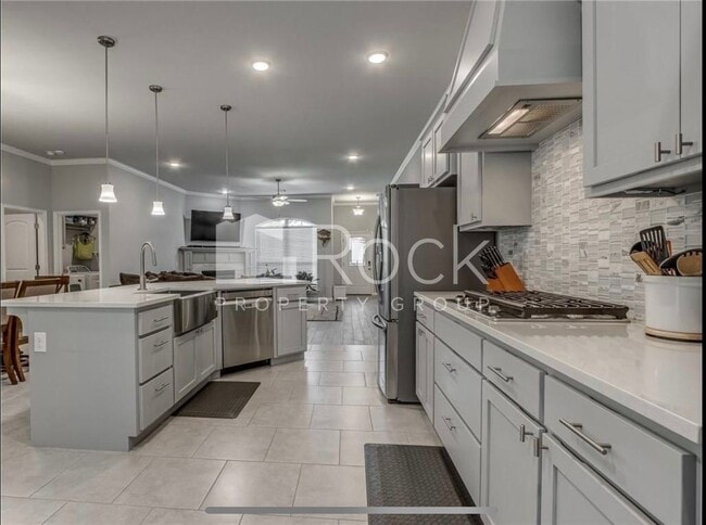 1105 S W 137th Ct in Oklahoma City, OK - Building Photo - Building Photo