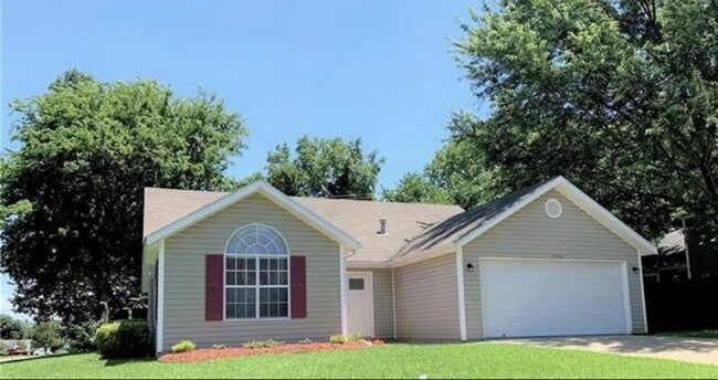 1796 N Salem Rd in Fayetteville, AR - Foto de edificio - Building Photo