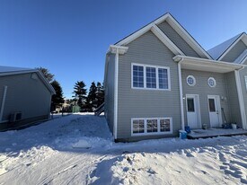 110 Lonsdale Dr in Moncton, NB - Building Photo