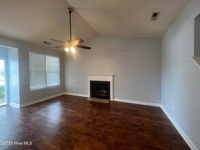 321 S Kerr Ave in Wilmington, NC - Building Photo - Building Photo