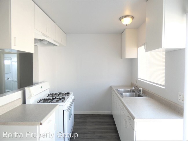 2122 E 10th St in Long Beach, CA - Building Photo - Building Photo