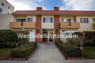 Deauville 02-LA in Los Angeles, CA - Building Photo