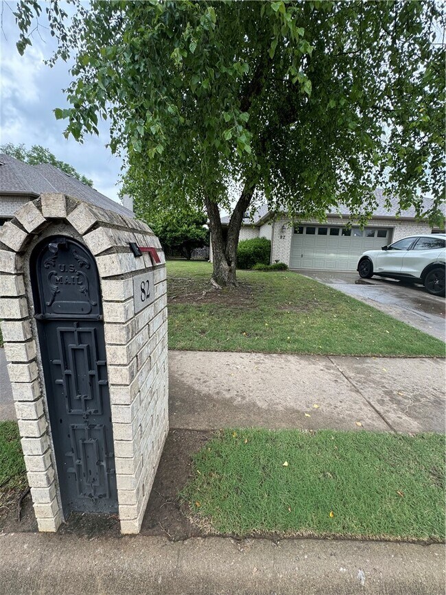 82 E Cydnee St in Fayetteville, AR - Building Photo - Building Photo