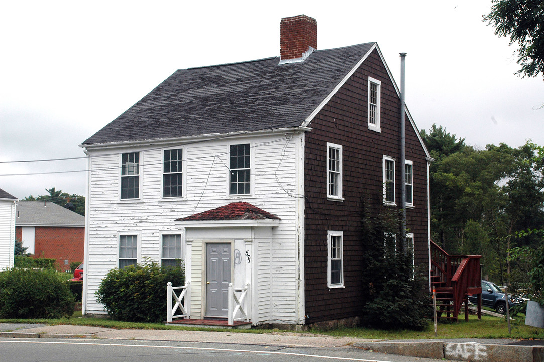 571 Main St in Wareham, MA - Foto de edificio