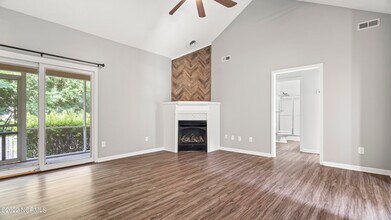 621 Clover Dr in Jacksonville, NC - Building Photo - Building Photo