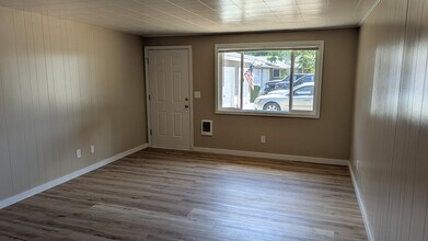 1832-1842 Lancaster Dr SE in Salem, OR - Building Photo - Building Photo
