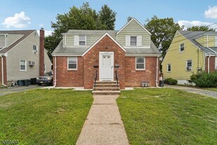 2-11 31st St in Fair Lawn, NJ - Building Photo
