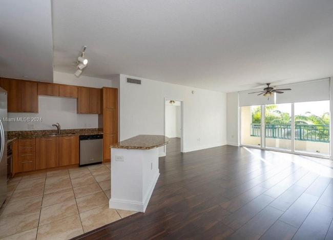 510 NW 84th Ave in Plantation, FL - Foto de edificio - Building Photo