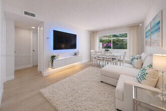 567 SW 3rd St in Miami, FL - Foto de edificio - Building Photo