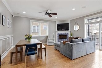 4208 N Albany Ave, Unit #1R in Chicago, IL - Building Photo - Building Photo