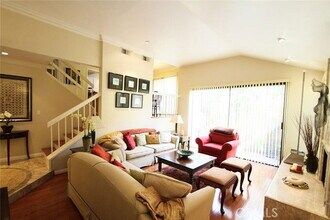 21820 Marylee St in Los Angeles, CA - Building Photo - Building Photo