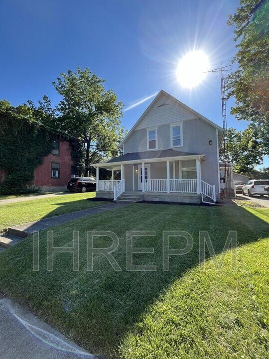 172 S Franklin St in Delaware, OH - Building Photo