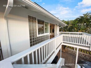 2330 Makanani Dr in Honolulu, HI - Building Photo - Building Photo