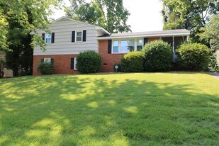 2815 Ashwood Dr in Winston-Salem, NC - Building Photo