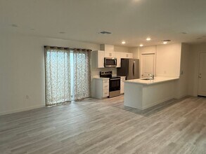 977 Scenic Sky Ln in Sacramento, CA - Building Photo - Building Photo