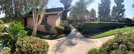 7560 Corbin Ave, Unit 2 in Reseda, CA - Building Photo - Building Photo