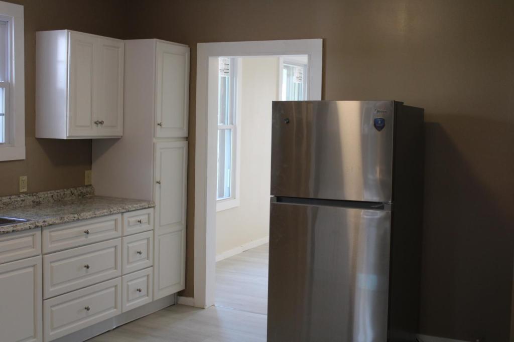 21 Phillips St in Amsterdam, NY - Building Photo