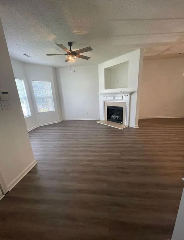 8490 Oakley Cir in Union City, GA - Foto de edificio - Building Photo