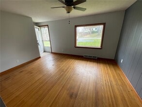 1007 S Washington St in East Rochester, NY - Building Photo - Building Photo