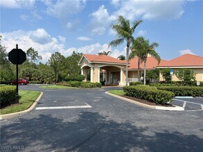366 Burnt Pine Dr in Naples, FL - Building Photo - Building Photo