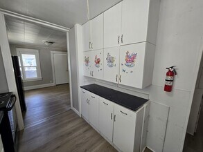 518 Kern St in Waterloo, IA - Building Photo - Building Photo