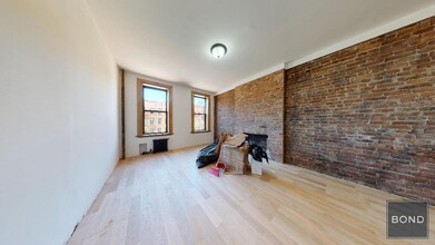 2246 First Avenue in New York, NY - Building Photo - Floor Plan