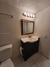 9360 Fontainebleau Blvd in Miami, FL - Building Photo - Building Photo