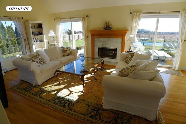 826 N Sea Mecox Rd in Water Mill, NY - Building Photo - Building Photo