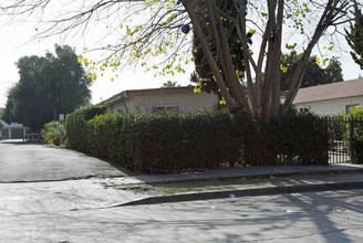 3154 Banning Avenue in Lynwood, CA - Building Photo - Building Photo