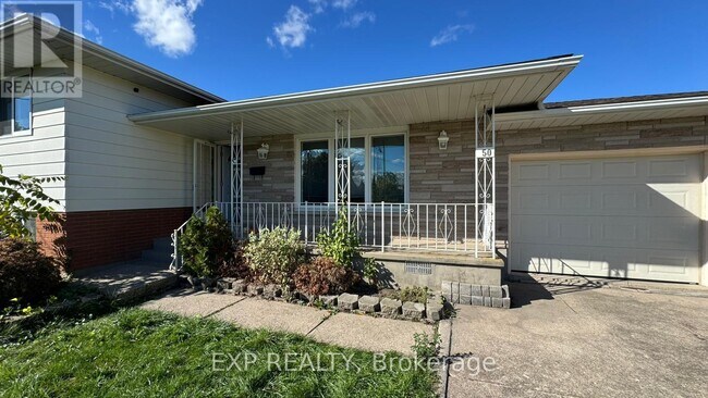 50 Sunnylea Dr in St Catharines, ON - Building Photo - Building Photo