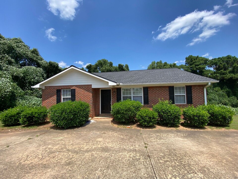 100 Hunter's Run Rd in Athens, GA - Building Photo