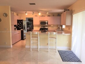 9316 NW 8th Cir in Plantation, FL - Building Photo - Building Photo