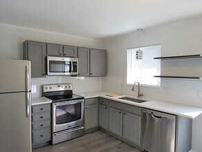 917 Pioneer Ln, Unit 917 in Colorado Springs, CO - Foto de edificio - Building Photo