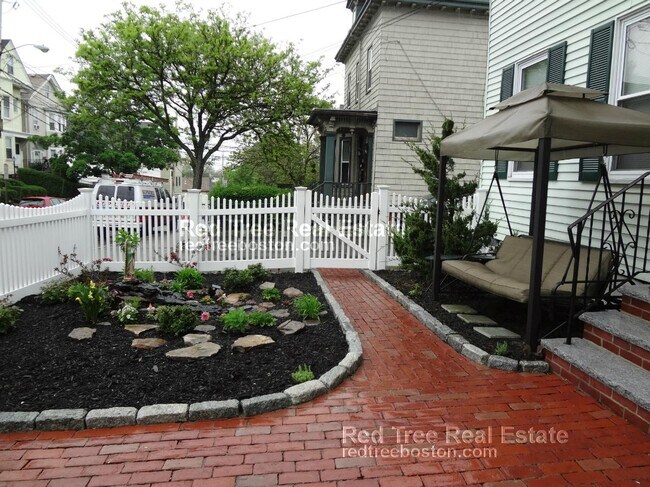 45 Franklin St, Unit 3-bed 1-b in Somerville, MA - Building Photo - Building Photo