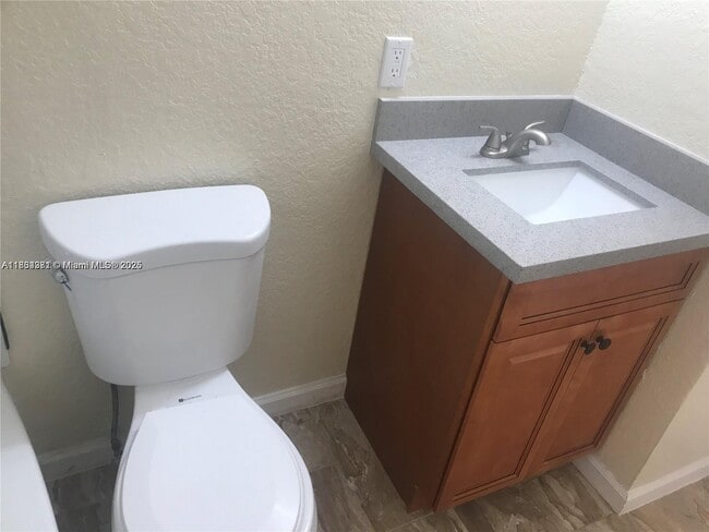 4971 NW 13th St in Lauderhill, FL - Building Photo - Building Photo