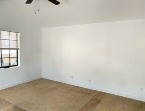 109 E Venus Ln in South Padre Island, TX - Foto de edificio - Building Photo