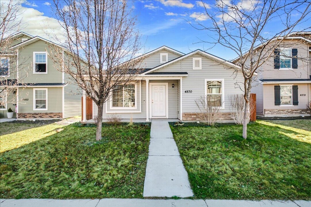 4870 S Chex Way in Boise, ID - Building Photo