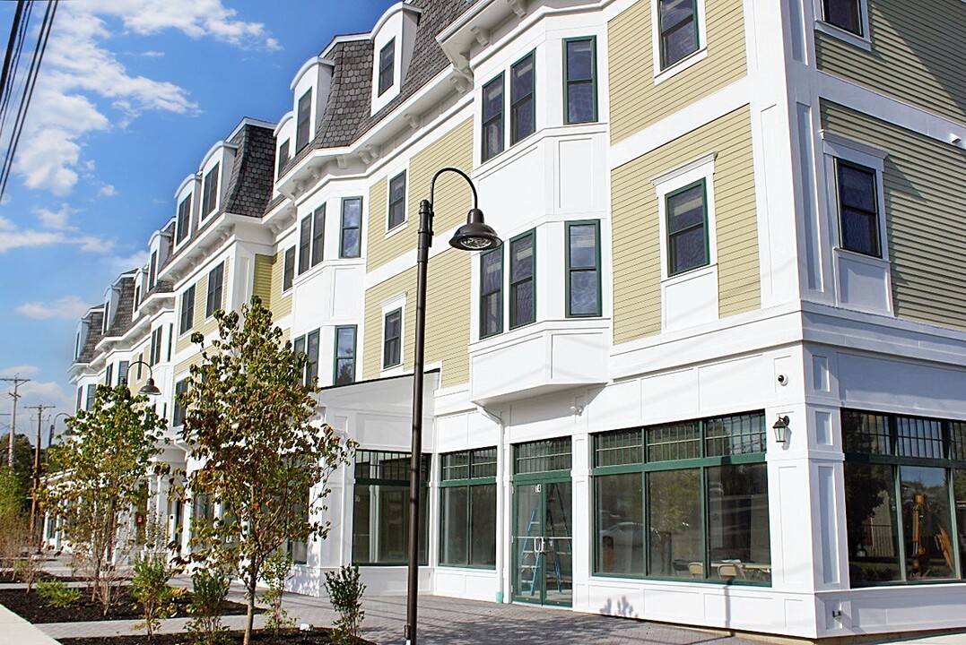 North River Luxury Apartments in Salem, MA - Foto de edificio