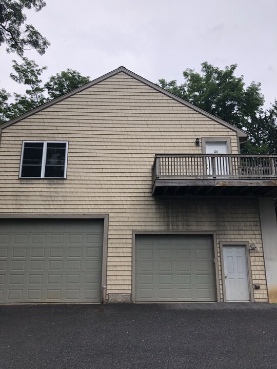 120 Chambers Aly, Unit Apt #1 in Boalsburg, PA - Building Photo