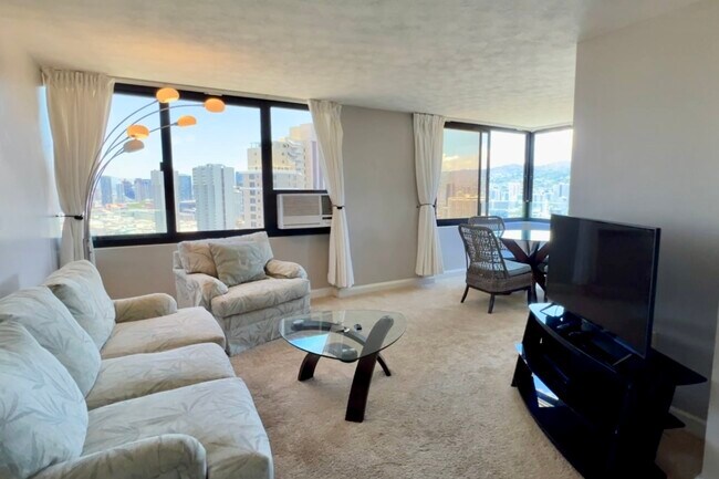 343 Hobron Ln, Unit 3701 in Honolulu, HI - Building Photo - Building Photo